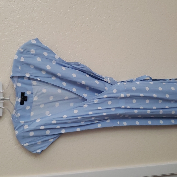 J.Crew Polka Dot  midi wrap dress in soft viscose material size SMALL - Picture 3 of 5
